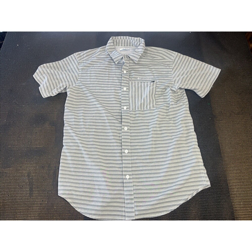 COLUMBIA Men's Short Sleeve Button Down Omni-Shade Vented‎ Gray Stripes Medium